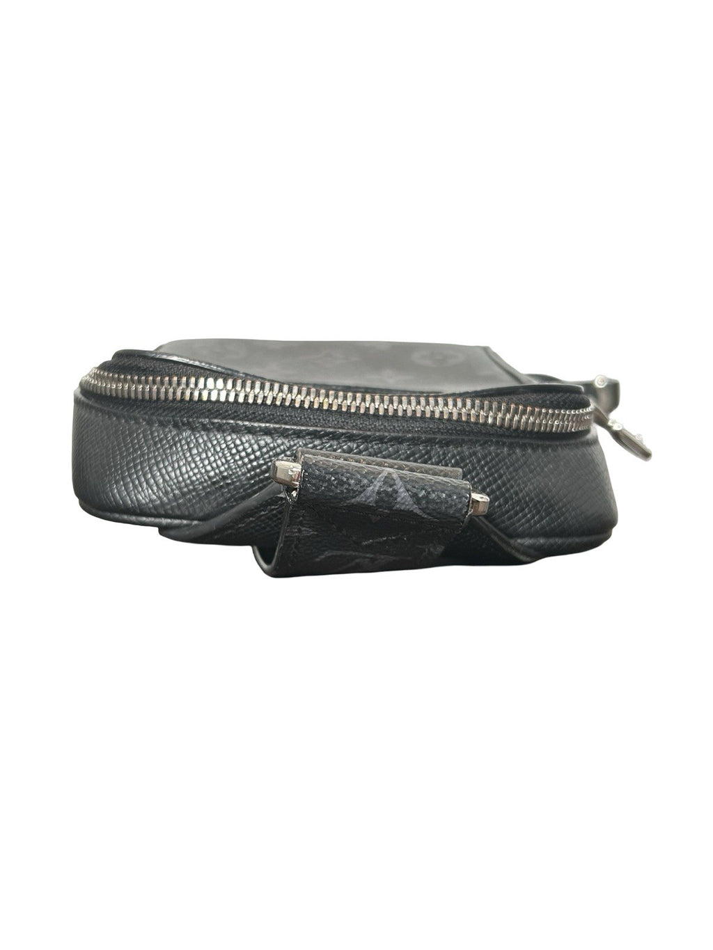 Louis Vuitton Outdoor Slingbag Monogram Taigarama