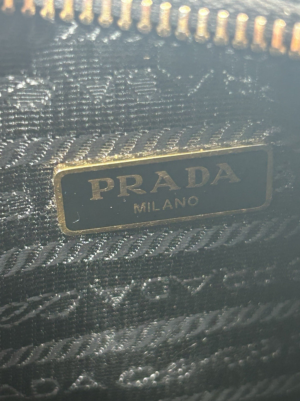 Prada Re-Edition 2005 Saffiano leather bag
