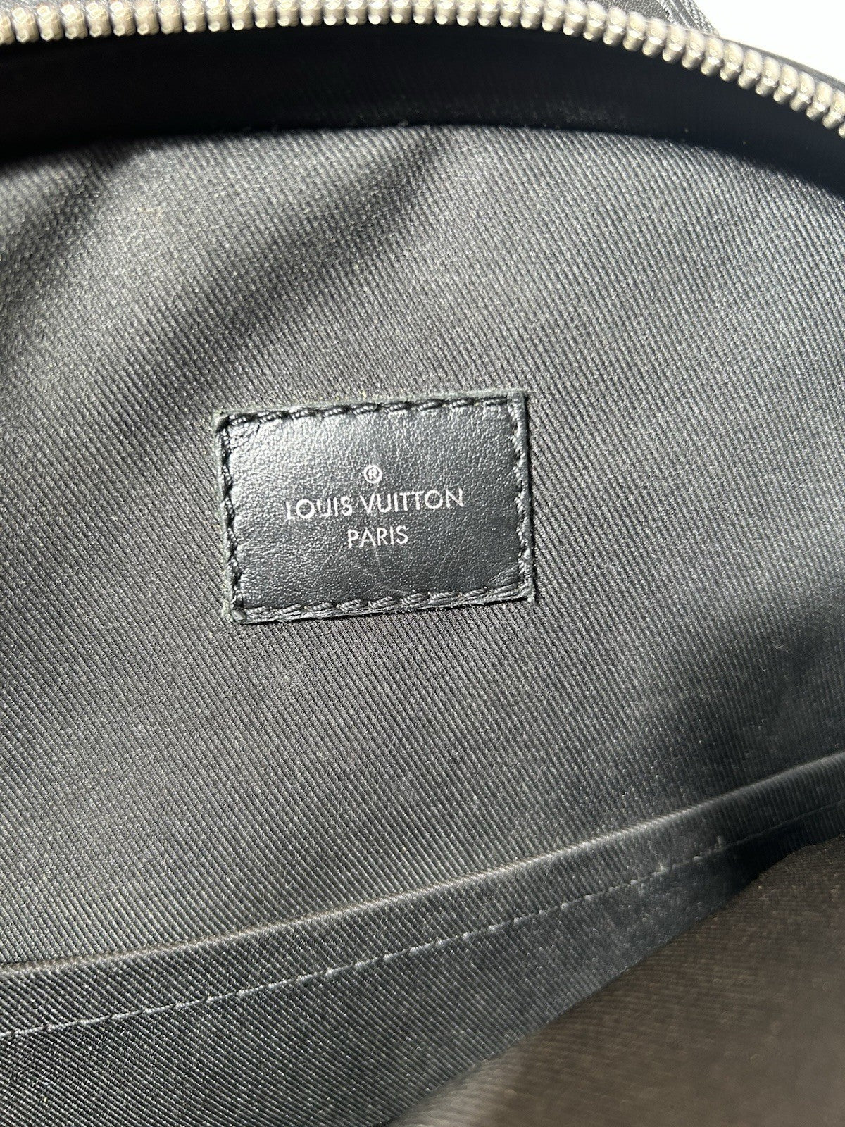 Louis Vuitton Avenue Sling Bag NM Damier Graphite (2)