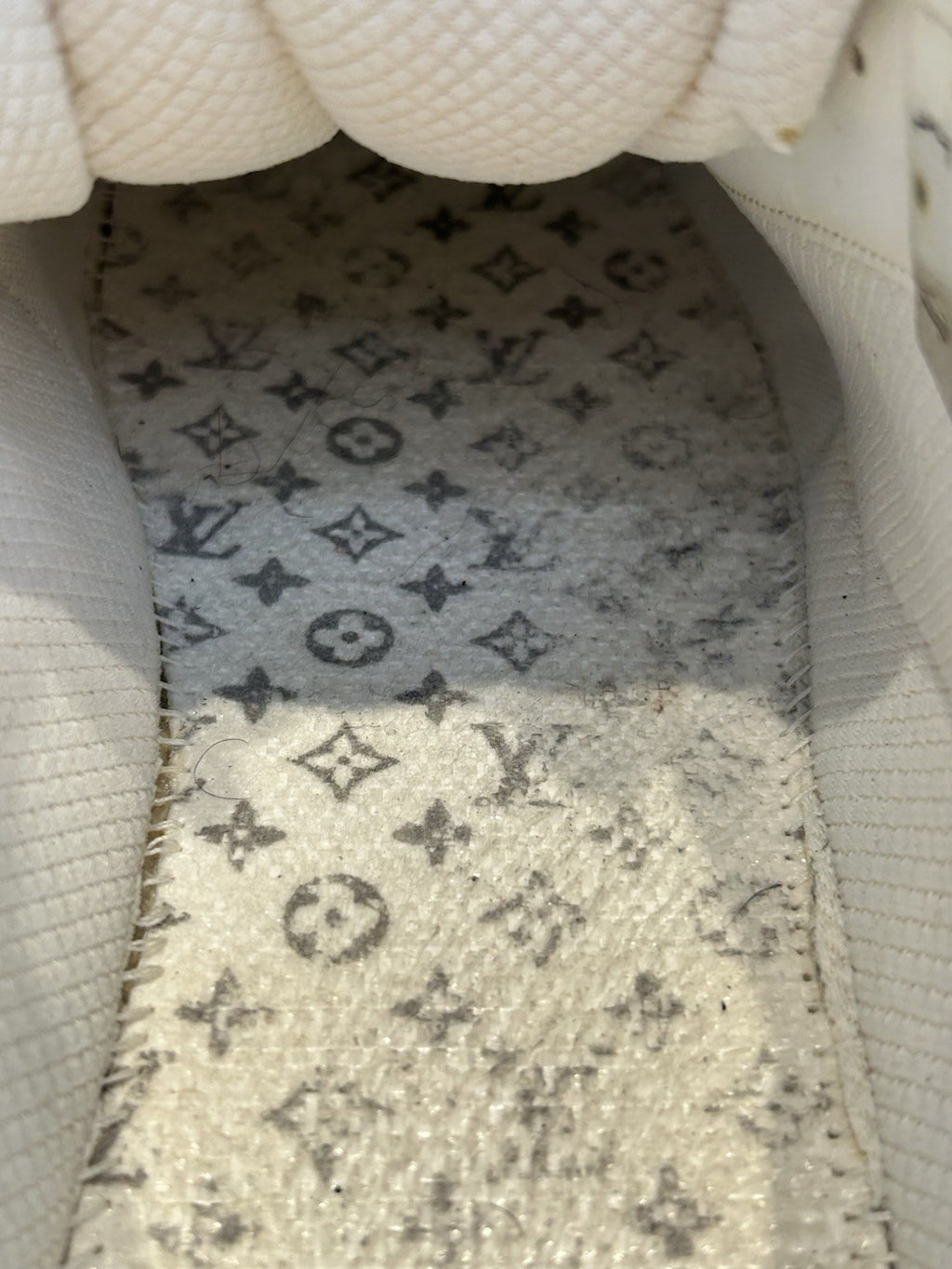 Louis Vuitton LV Runner Tatic Athletic Sneakers Size 10 LV / 11 US