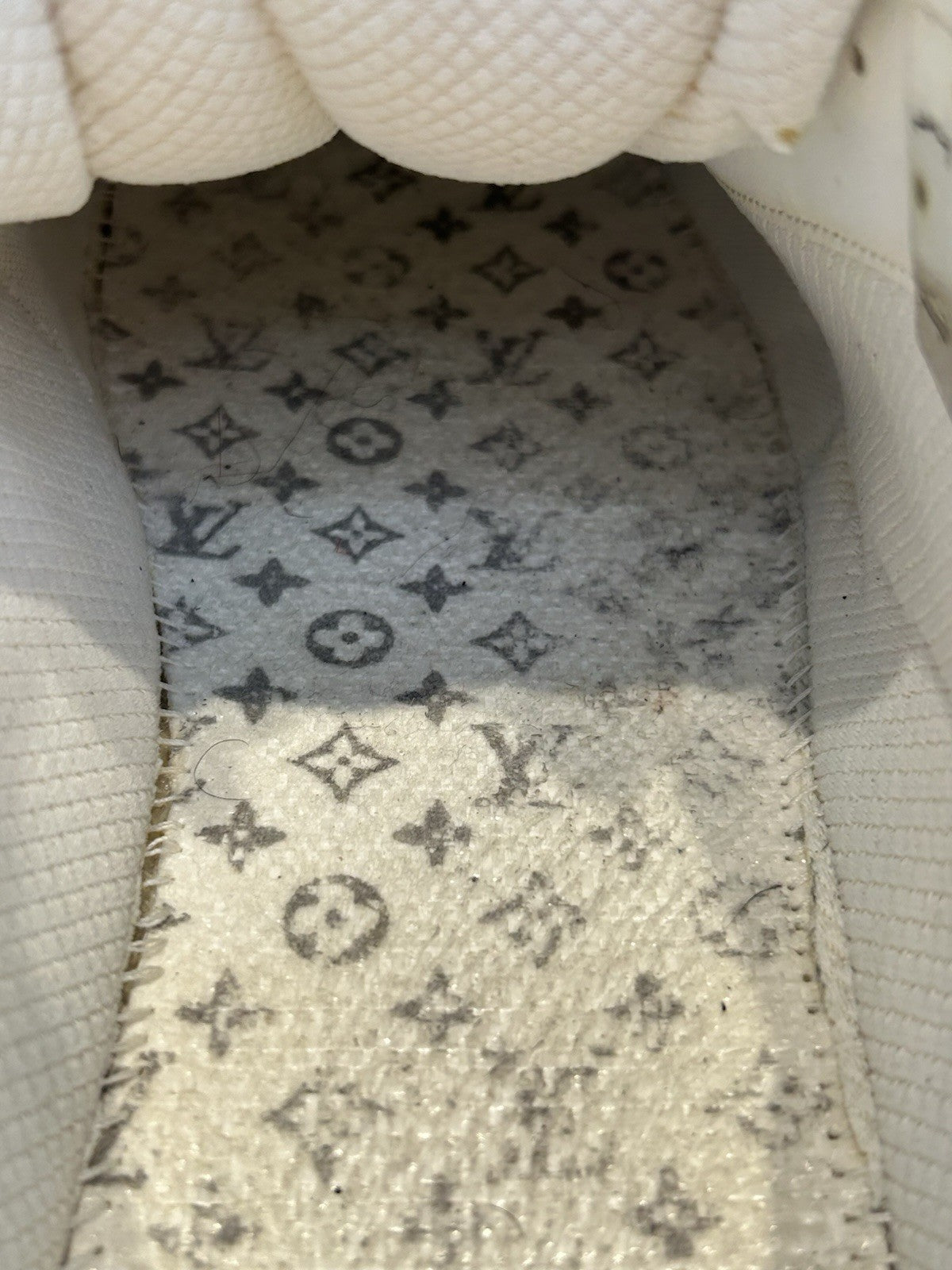 Louis Vuitton LV Runner Tatic Athletic Sneakers Size 10 LV / 11 US