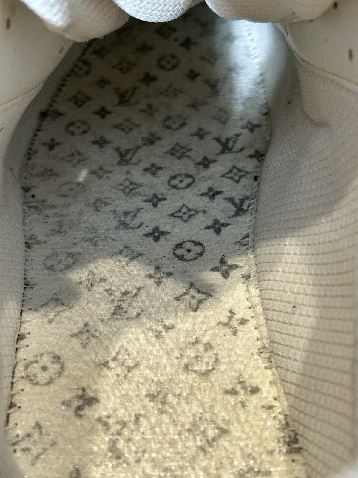 Louis Vuitton LV Runner Tatic Athletic Sneakers Size 10 LV / 11 US