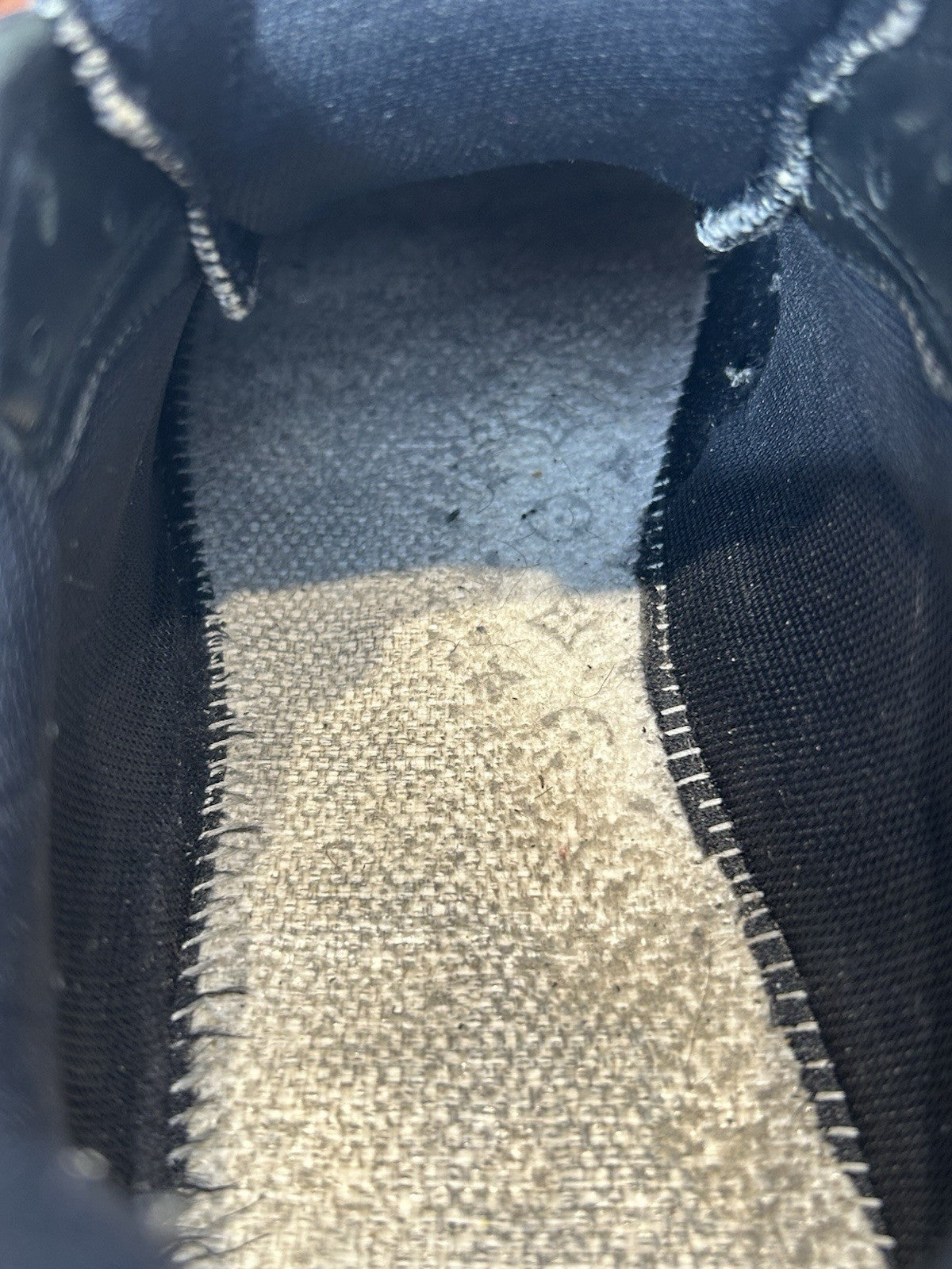 Louis Vuitton Runaway Pulse Sneakers Size 9LV / 10US