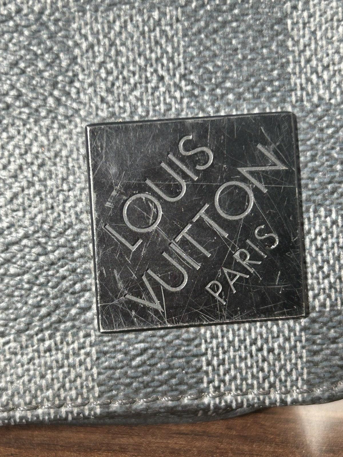 Louis Vuitton District Messenger PM Black