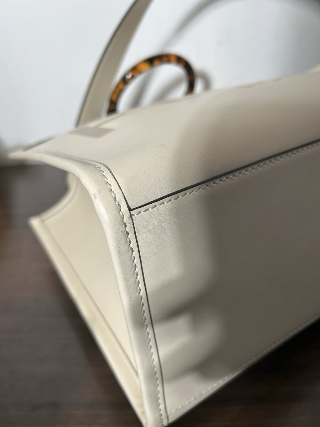 Fendi FF Leather Sunshine Medium 2023