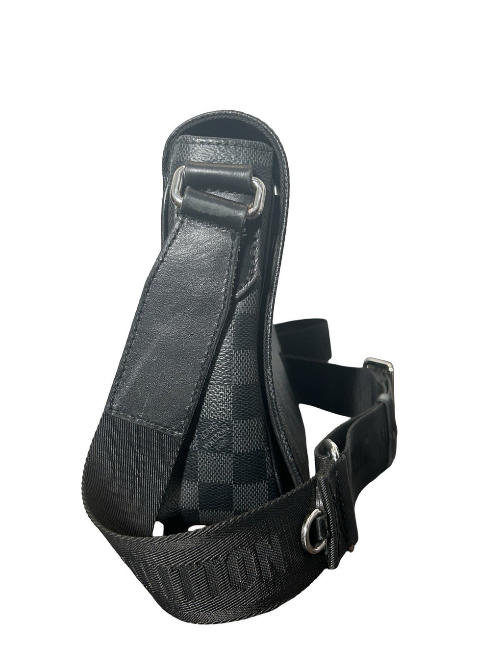 Louis Vuitton District Messenger PM Black