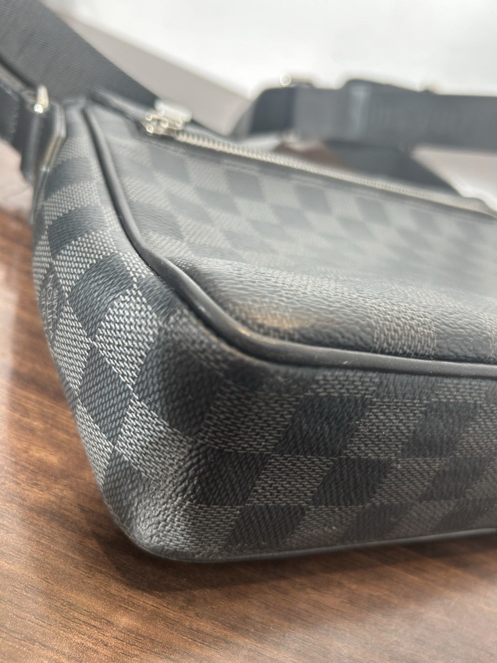 Louis Vuitton District Messenger PM Black