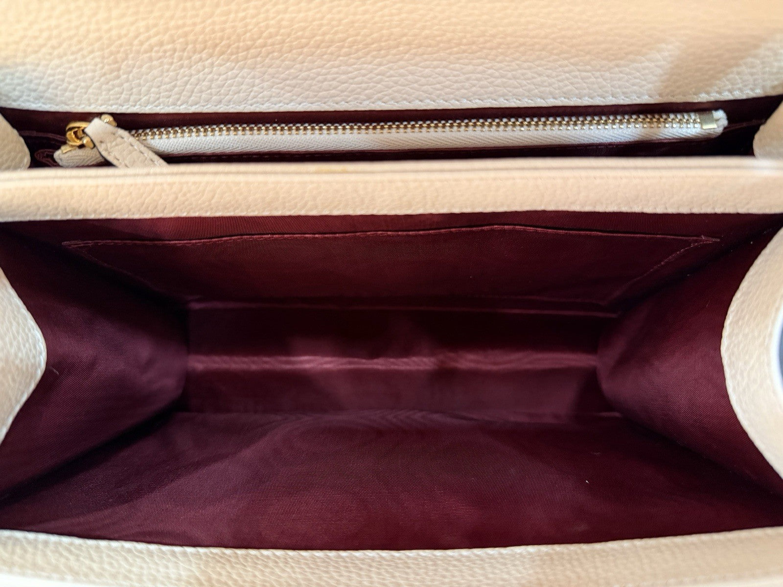 Gucci Zumi Flap Shoulder Bag Leather Small White