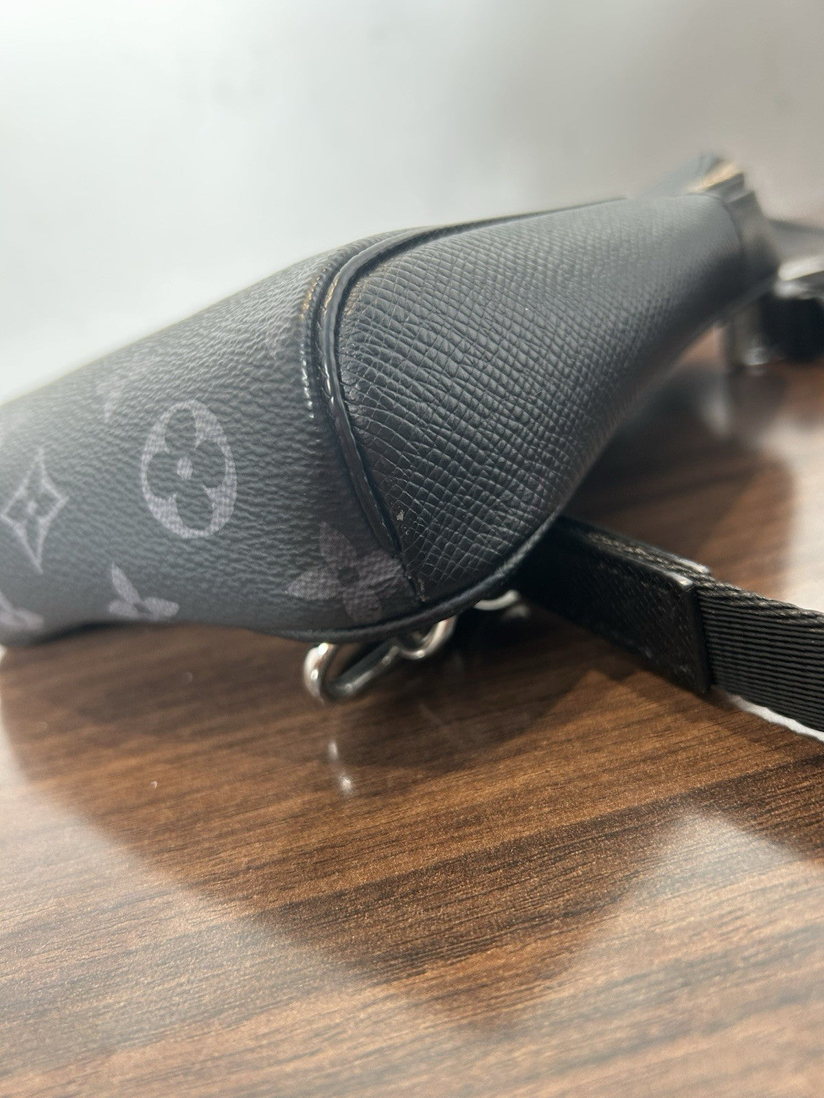Louis Vuitton Outdoor Slingbag Monogram Taigarama
