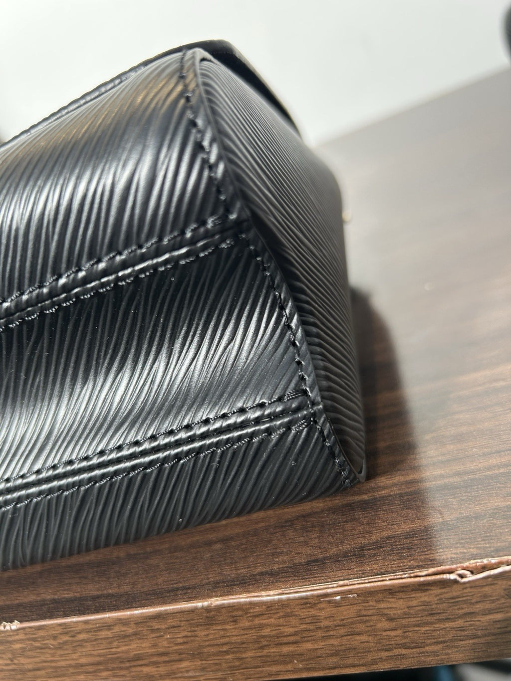 Louis Vuitton Twist MM In Epi Leather