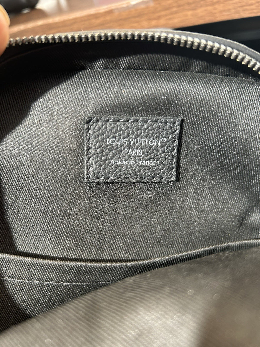 Louis Vuitton Avenue Sling Bag in Damier Graphite