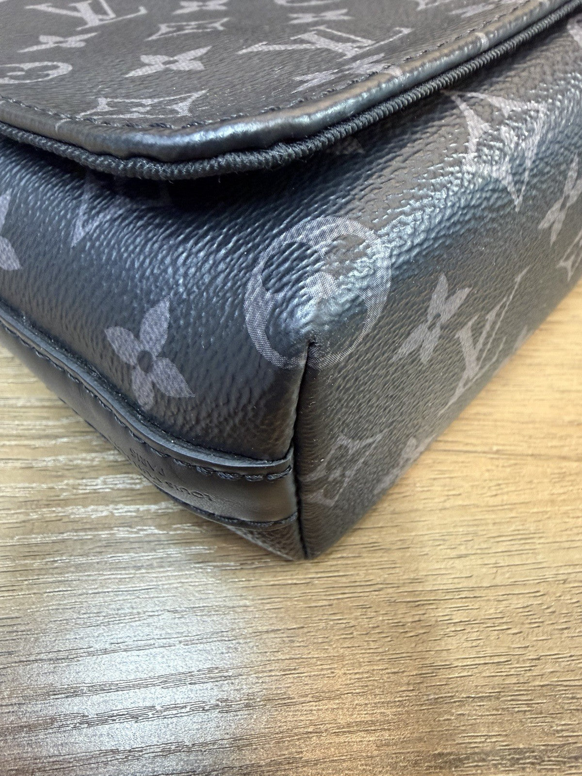 Louis Vuitton District PM