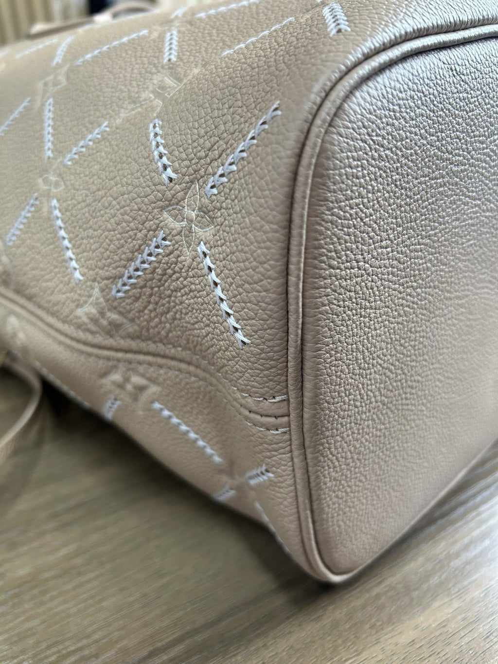 Louis Vuitton Neverfull MM Empreinte Leather 