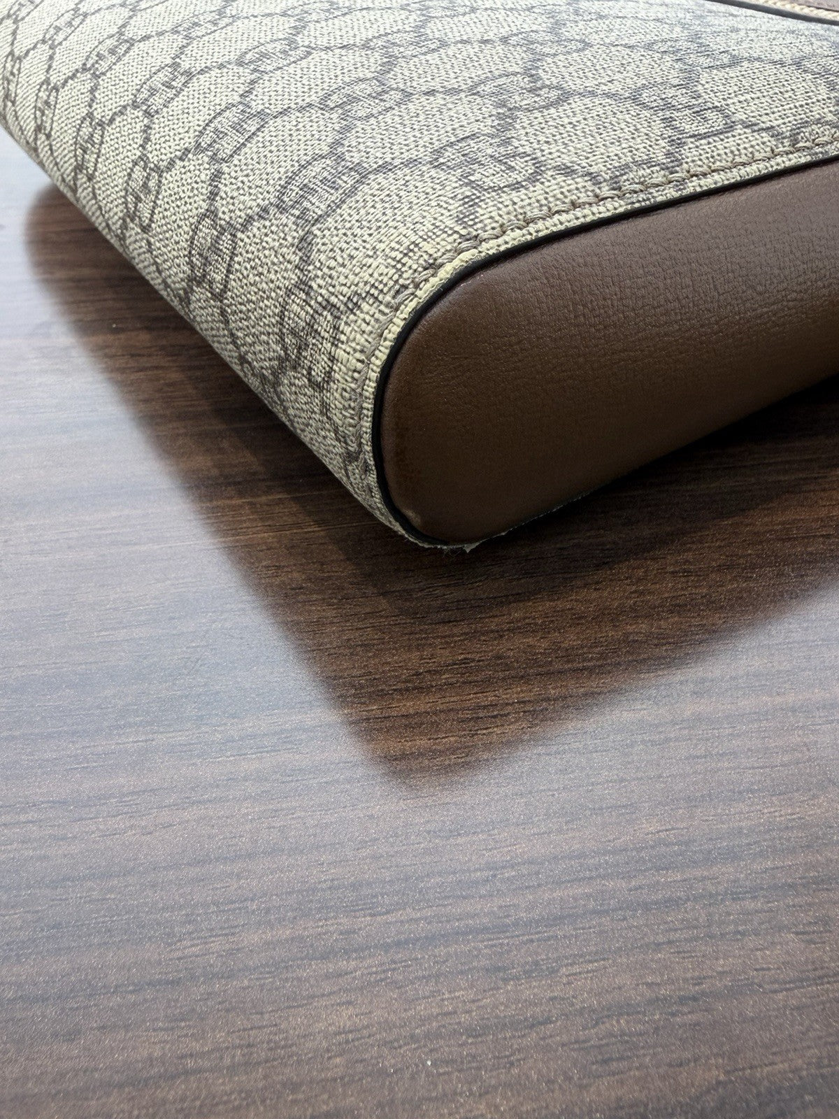 Gucci Interlocking G Messenger  Should bag 