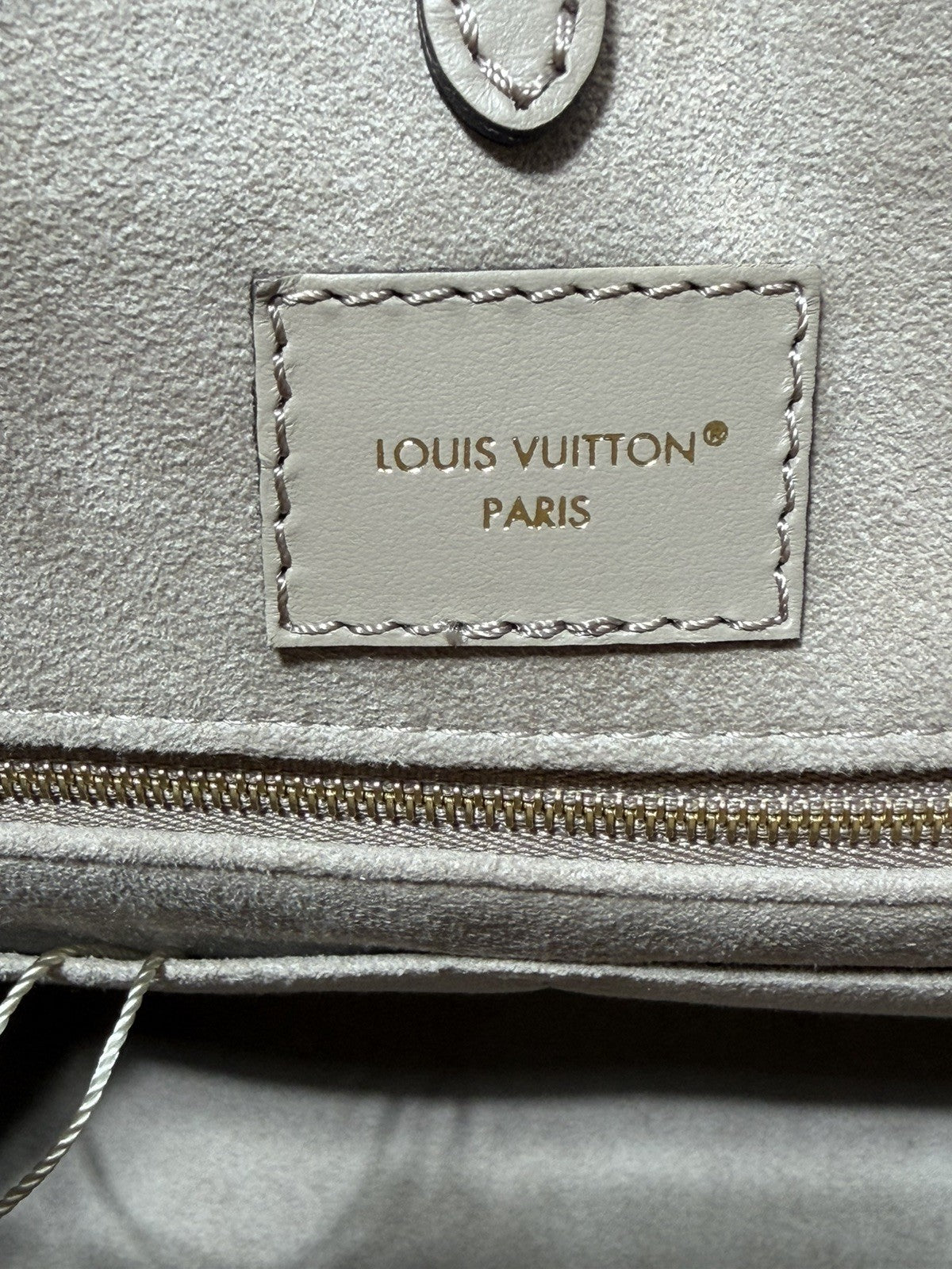Louis Vuitton OnTheGo Beige Monogram MM Shoulder Bag