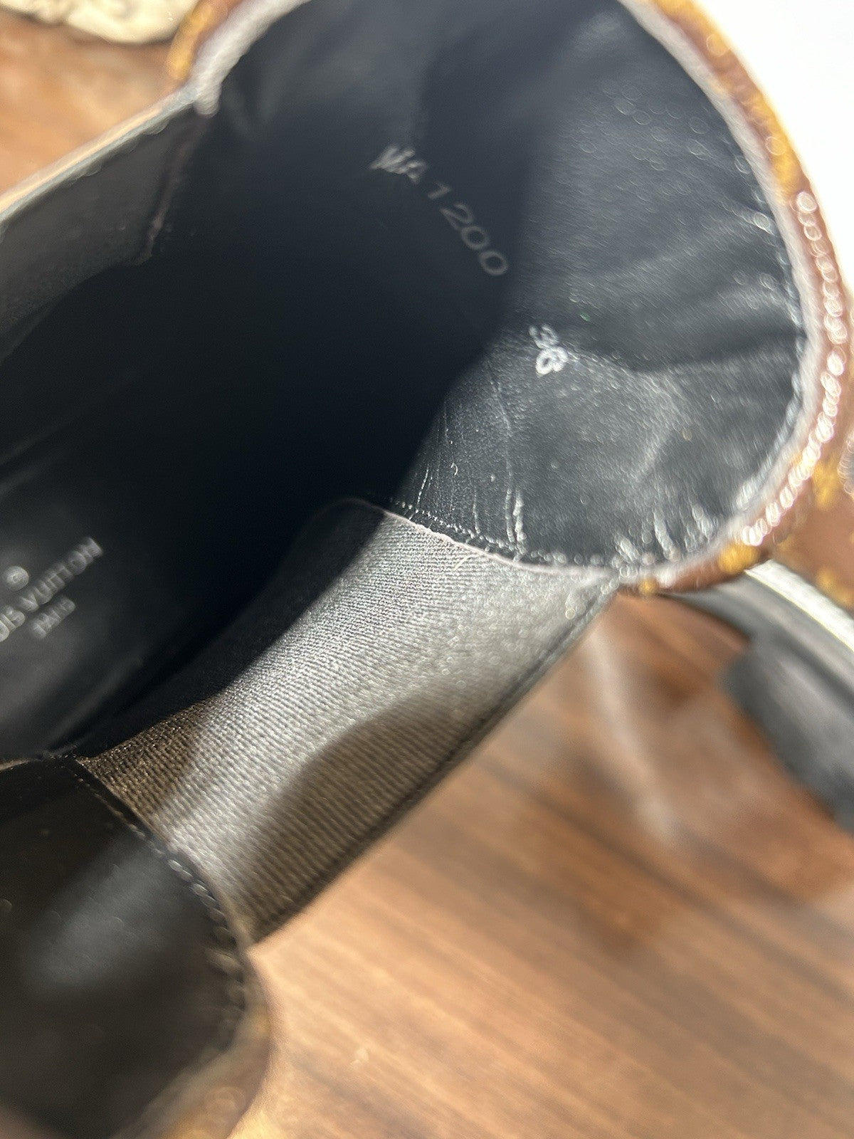 LOUIS VUITTON Monogram Women’s  Black Ice Chelsea Boots 9