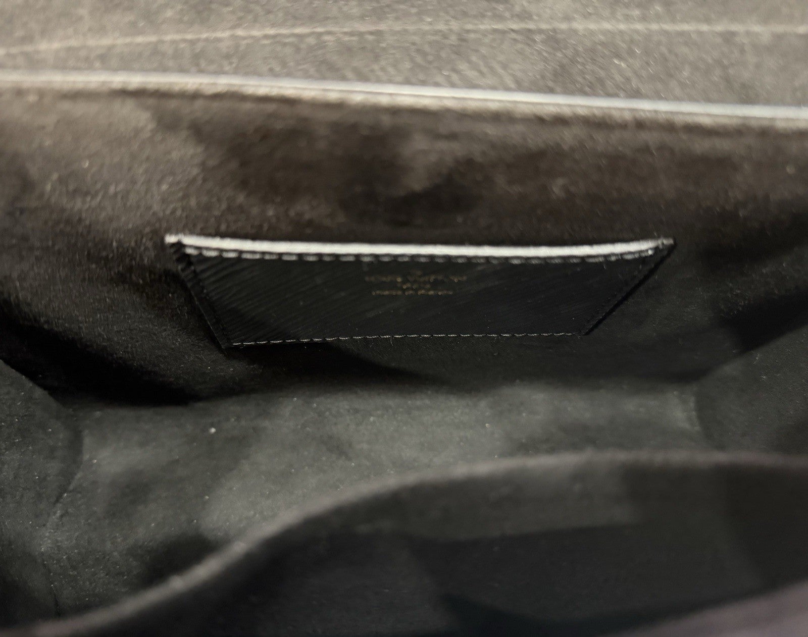 Louis Vuitton Twist MM Black Epi Leather Shoulder Bag