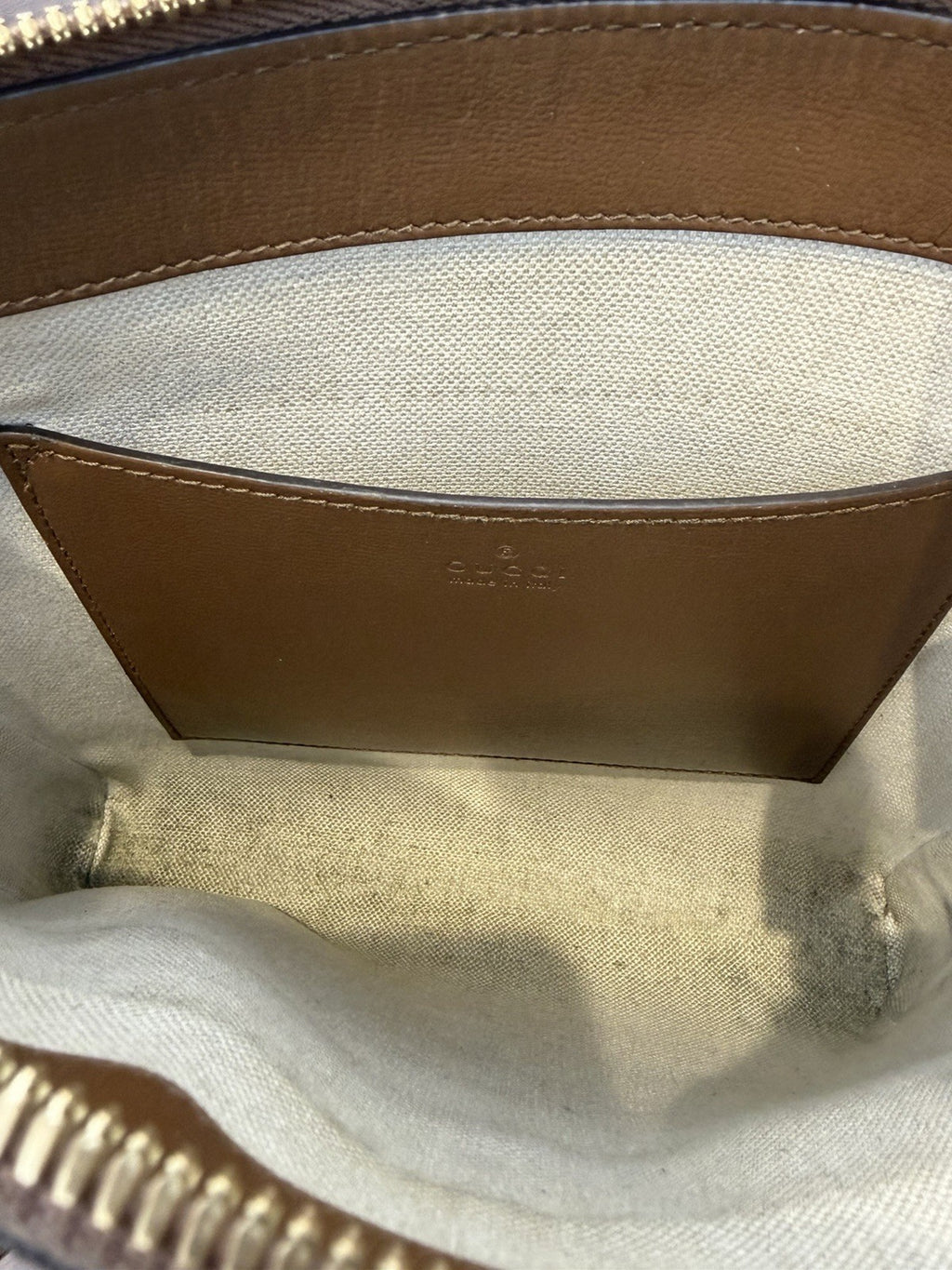 Gucci Interlocking G Messenger  Should bag 