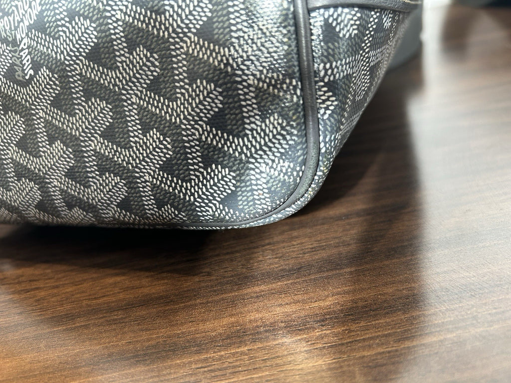 GOYARD Capecian MM Shoulder Bag 