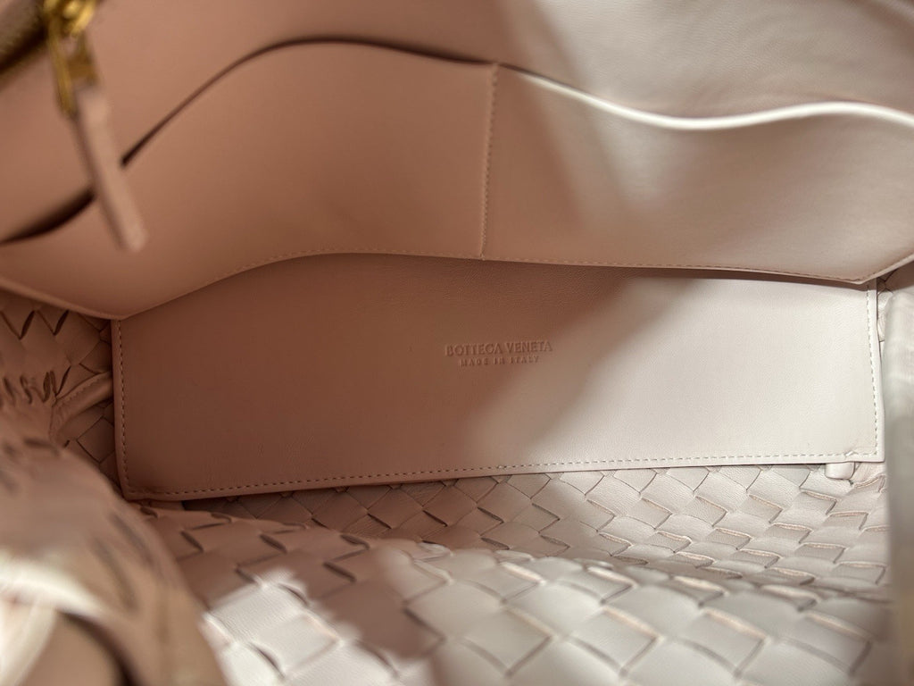 Bottega Veneta Medium Andiamo Bag