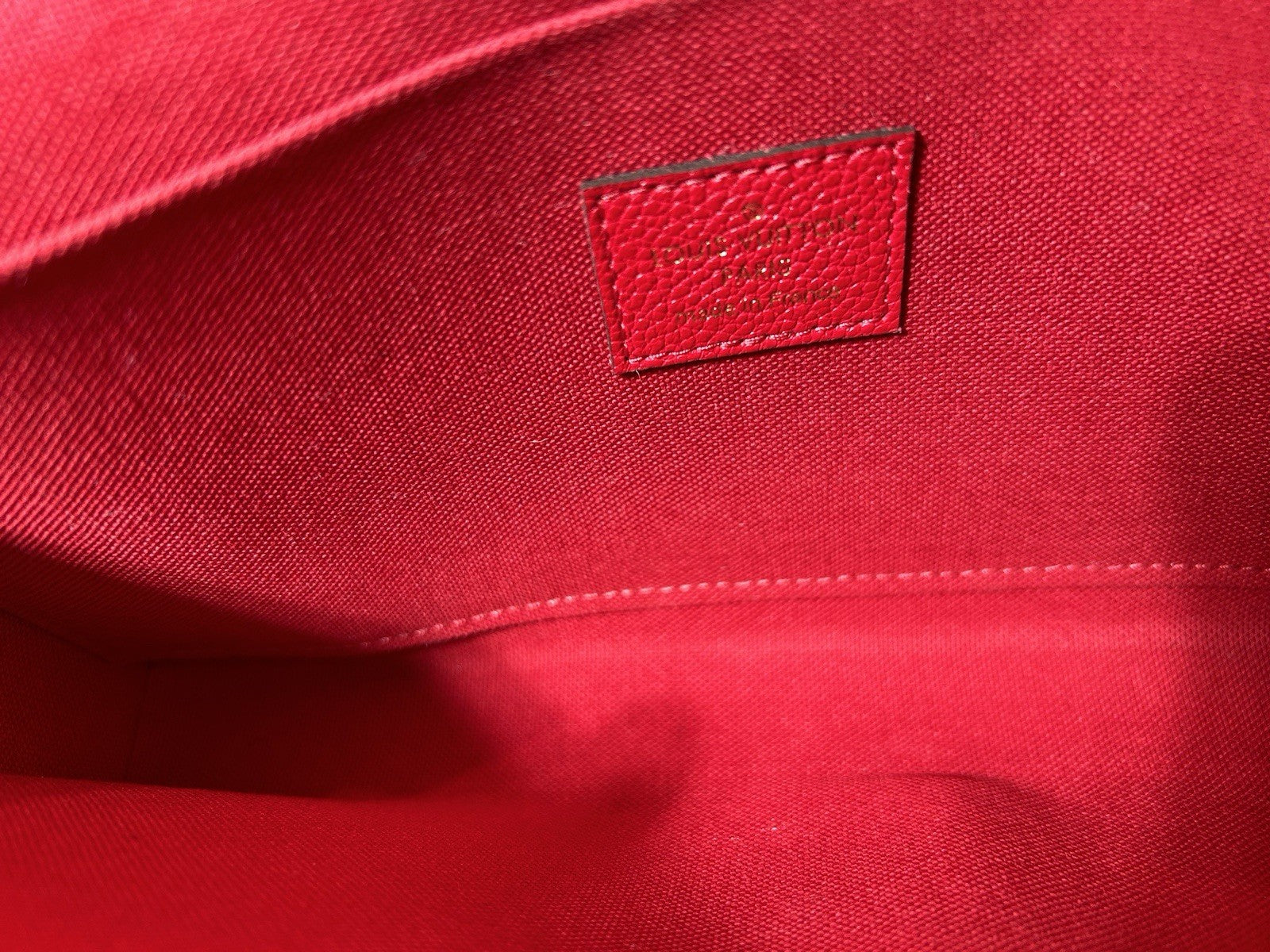 LOUIS VUITTON Empreinte Pochette Felicie Chain Wallet Scarlet