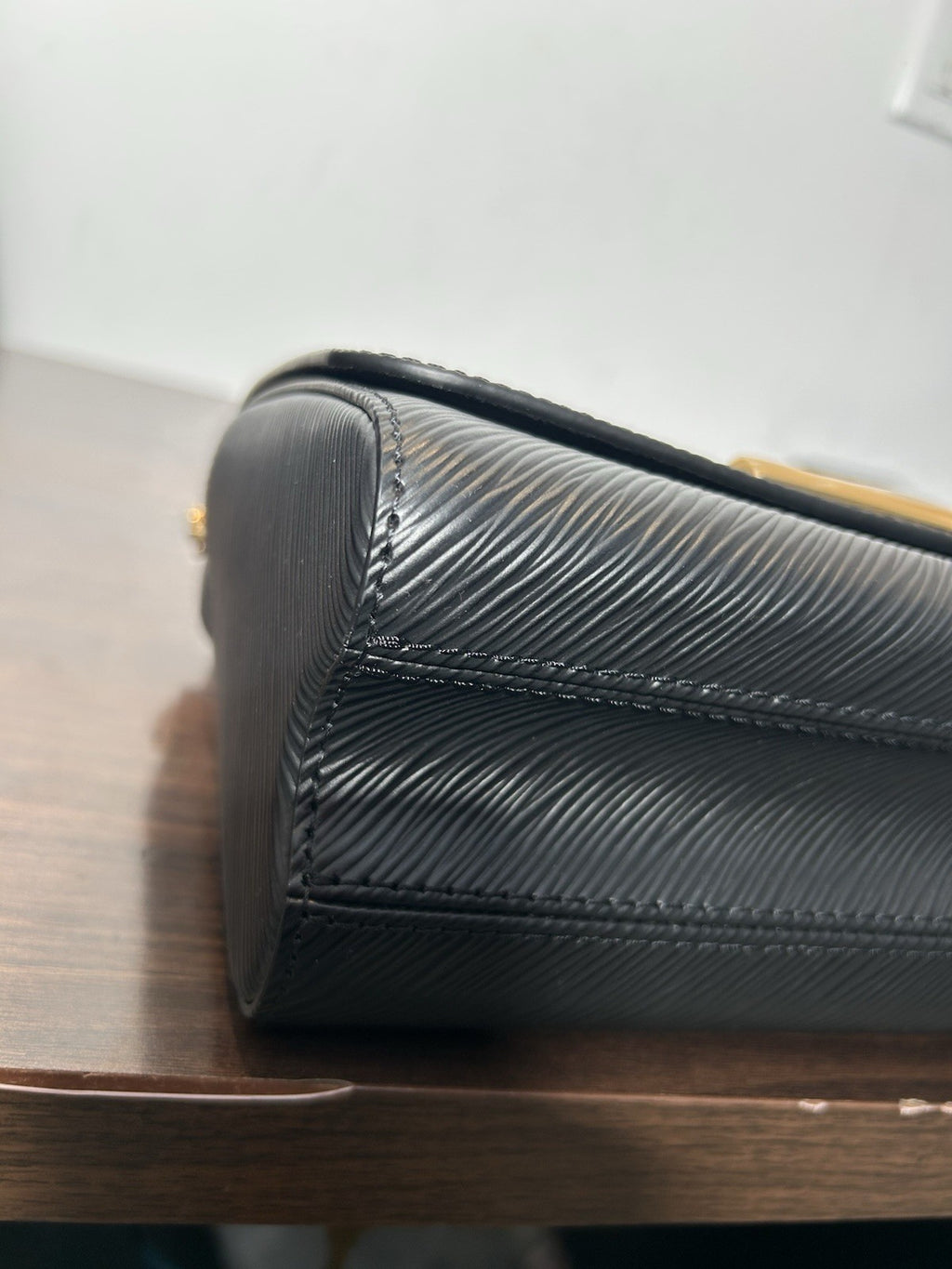 Louis Vuitton Twist MM In Epi Leather
