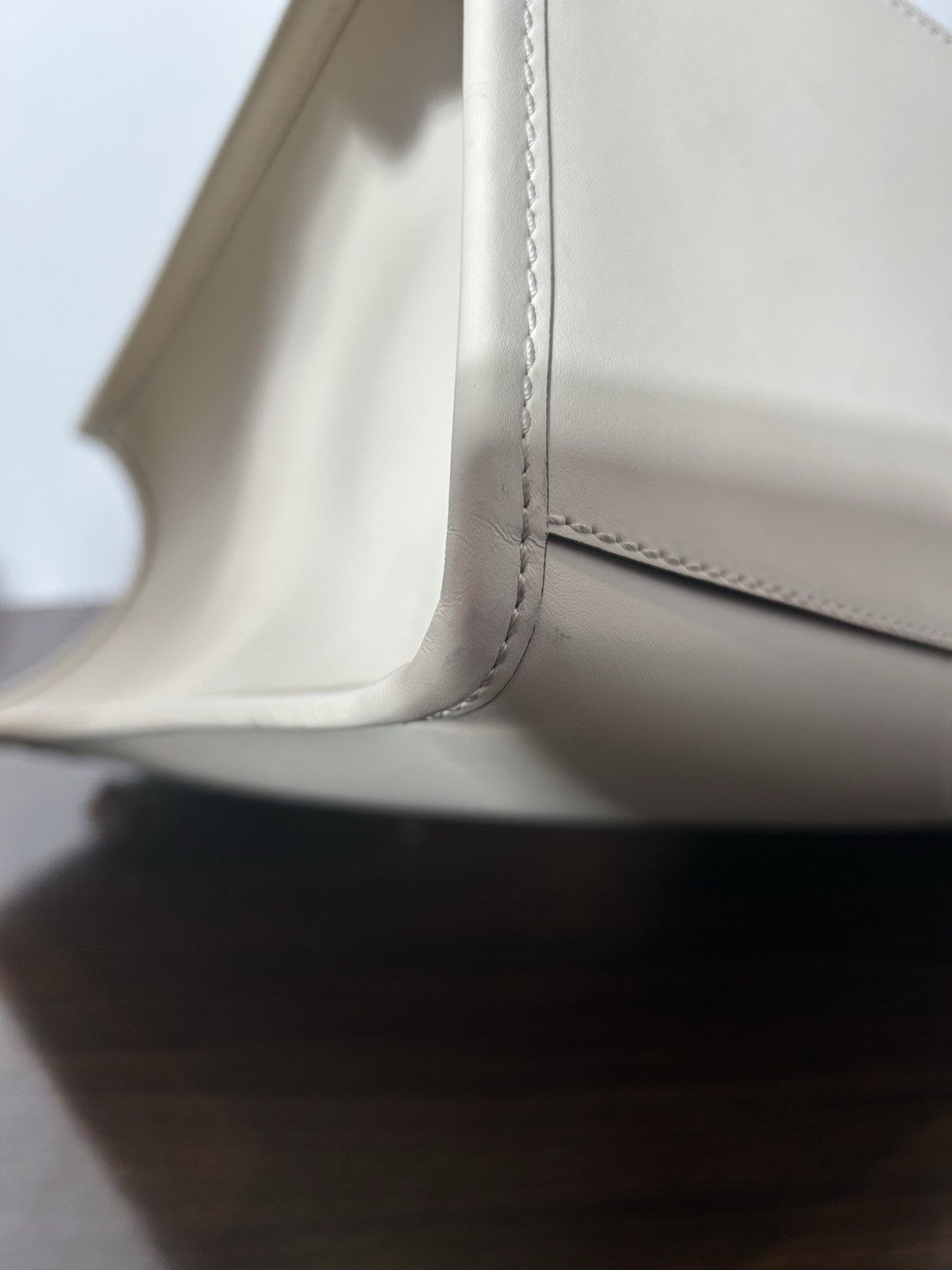 Fendi FF Leather Sunshine Medium 2023