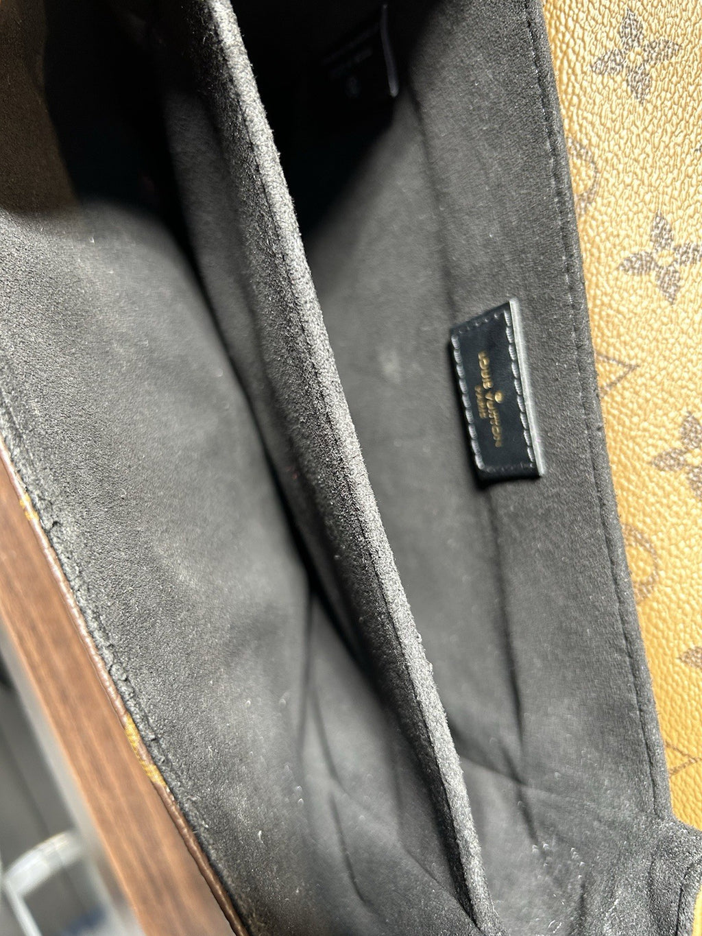 LOUIS VUITTON Reverse Monogram Pochette Metis
