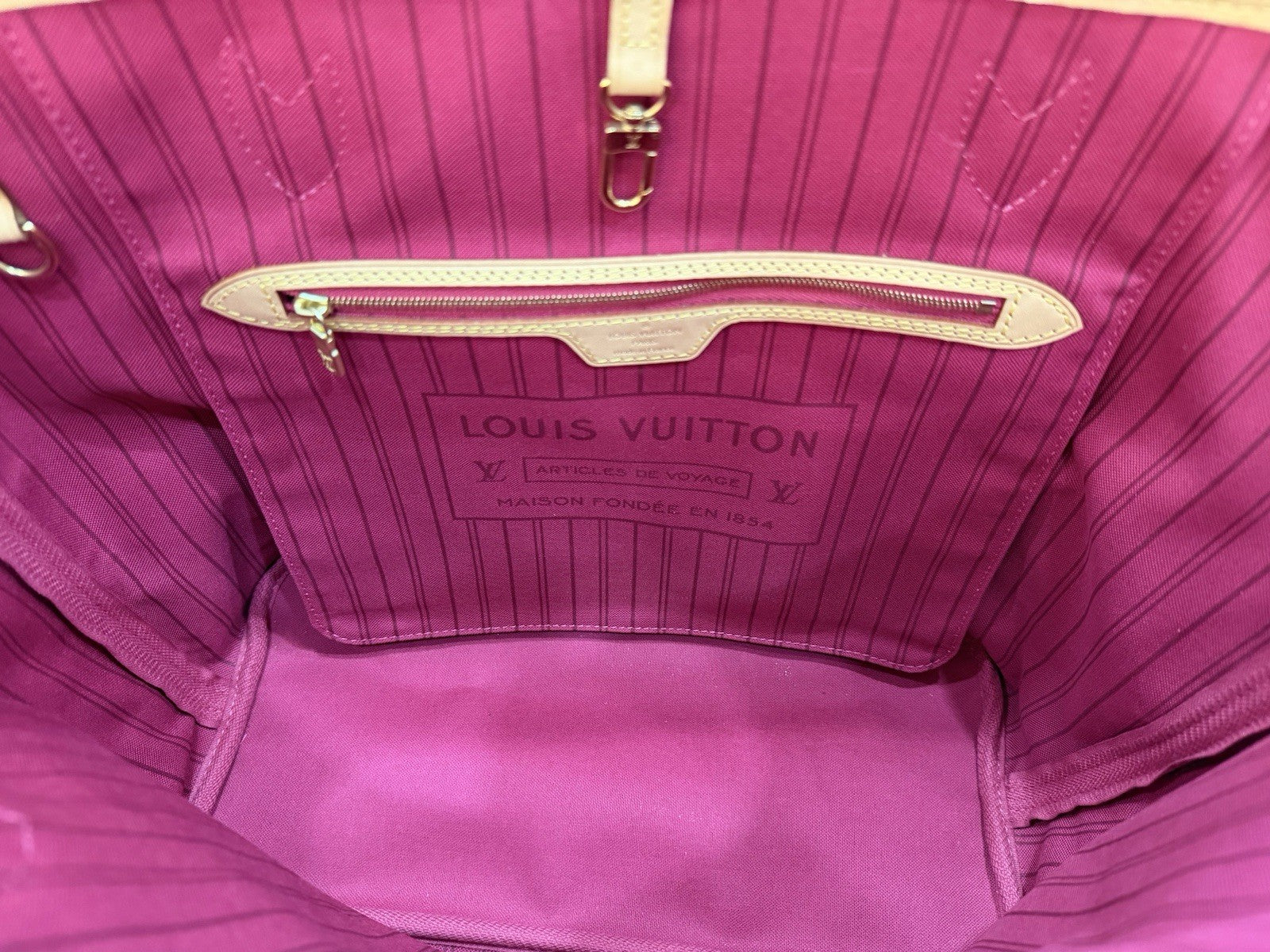 Louis Vuitton Neverfull NM Tote Limited Edition Patches Monogram Canvas MM