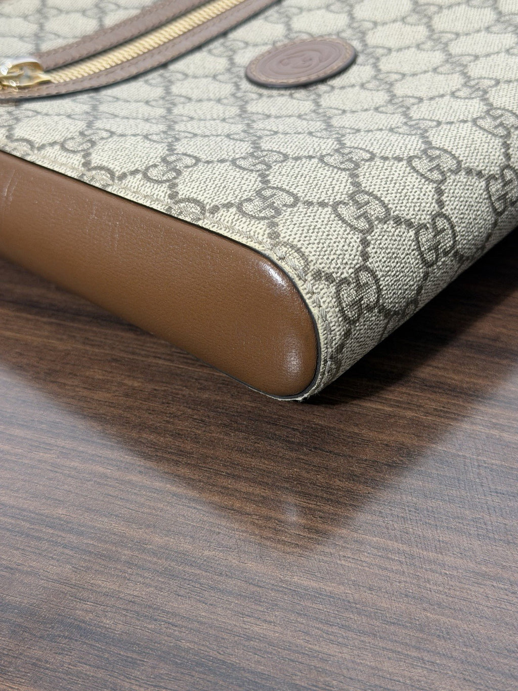 Gucci Interlocking G Messenger  Should bag 