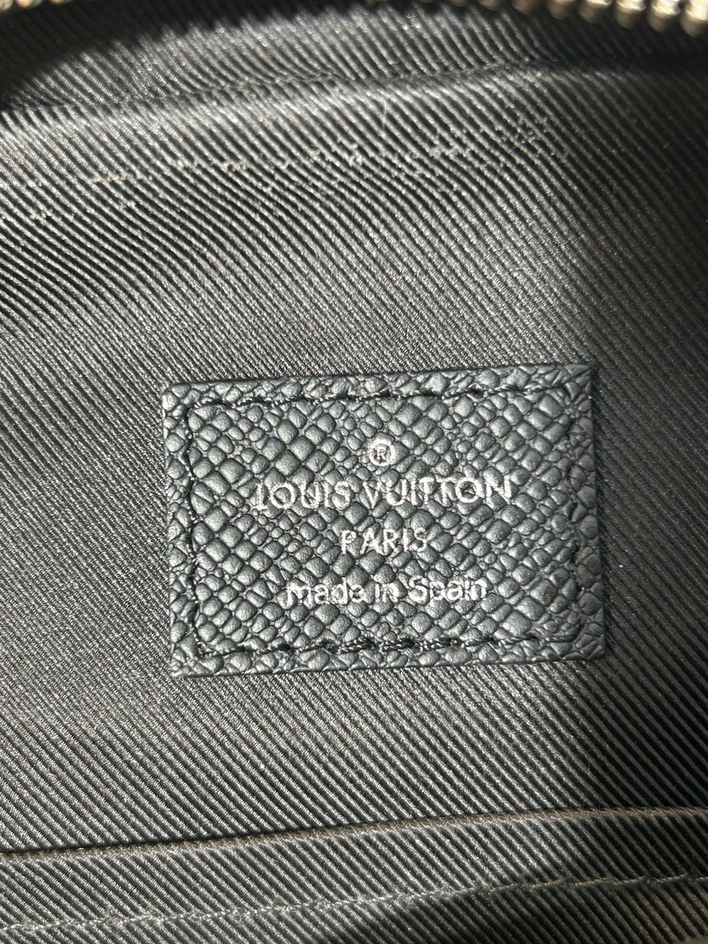 Louis Vuitton Outdoor Slingbag Monogram Taigarama